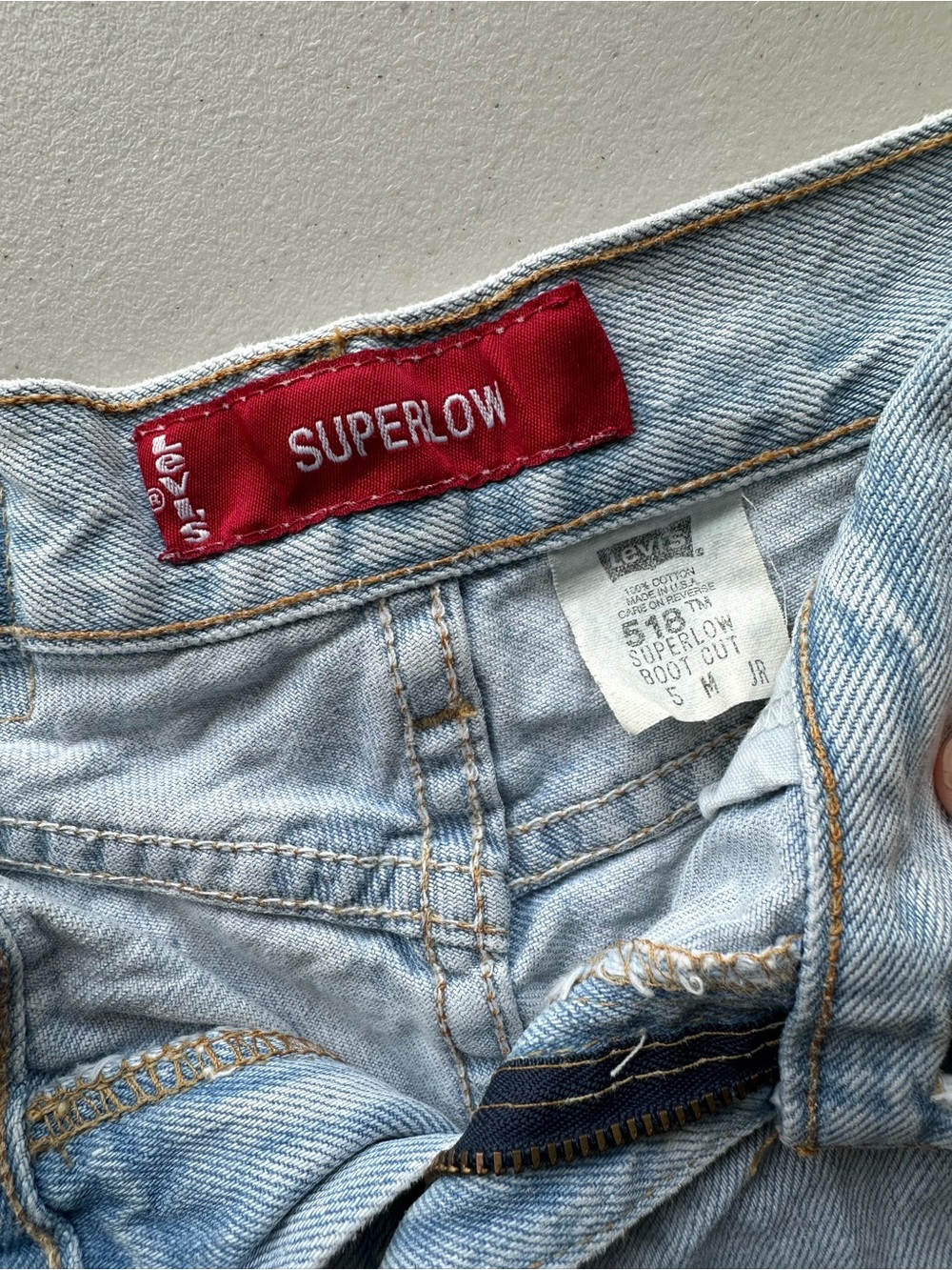 Vintage Levi’s 518 Superlow Shorts Women’s 5M Low Rise Light Wash - Picture 6 of 8